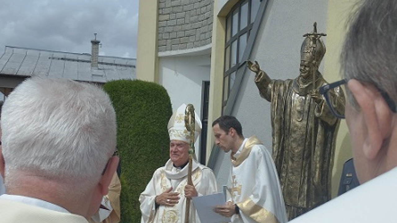 Apoštolský nuncius Mons. Nicola Girasoli Dňa 30.6.2024 navštivil našu obec z príležitosti 20. výročia zriadenia farnosti ČAKLOV   Apoštolský nuncius Mons. Nicola Girasoli Dňa 30.6.2024 navštivil našu obec z príležitosti 20. výročia zriadenia farnosti ČAKLOV